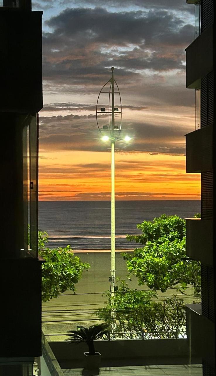 Avenida Atlantica, Beira Mar, Pe Na Areia Daire Balneario Camboriu Dış mekan fotoğraf